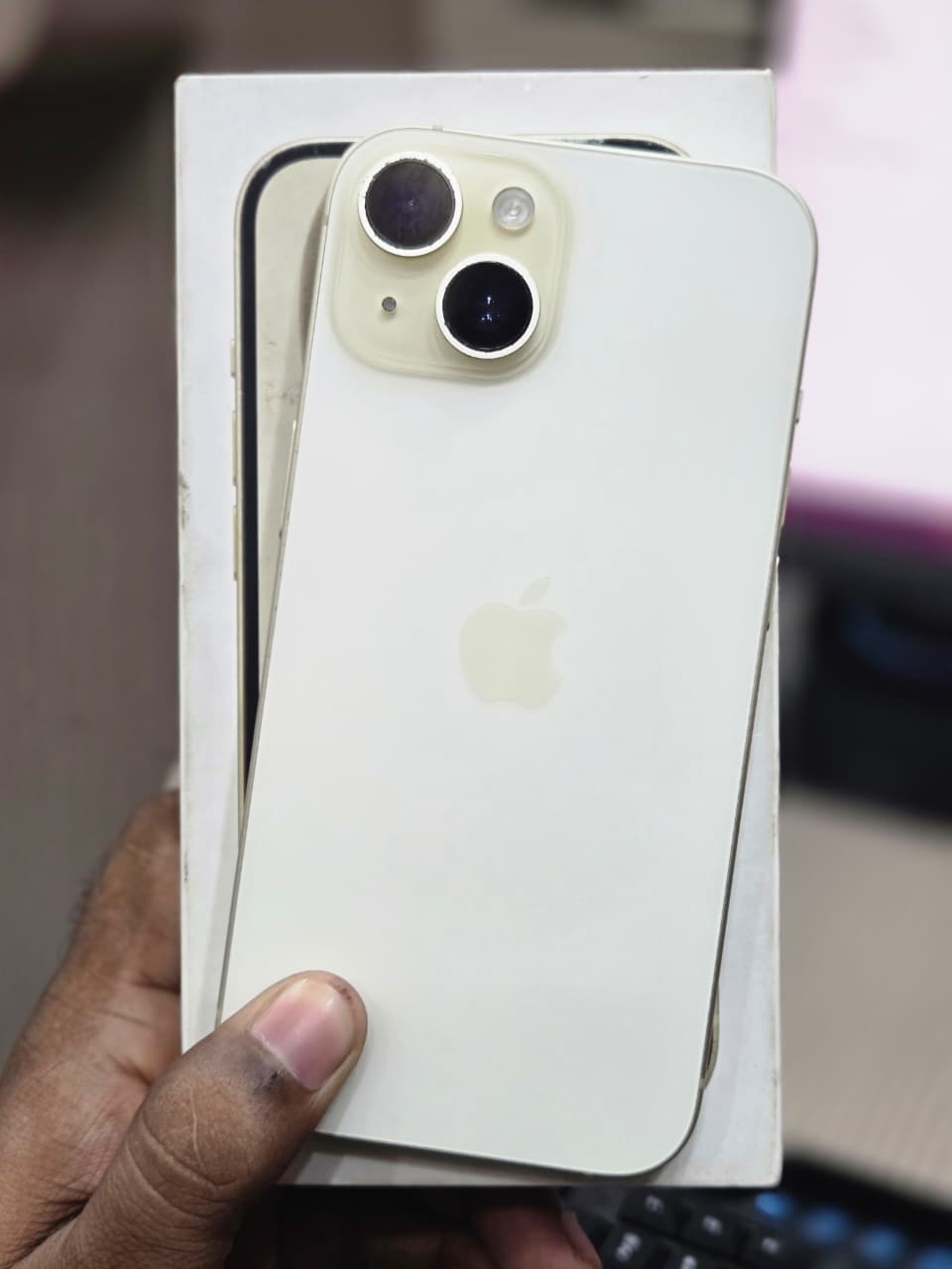 APPLE iPhone 15 (Yellow, 128 GB)